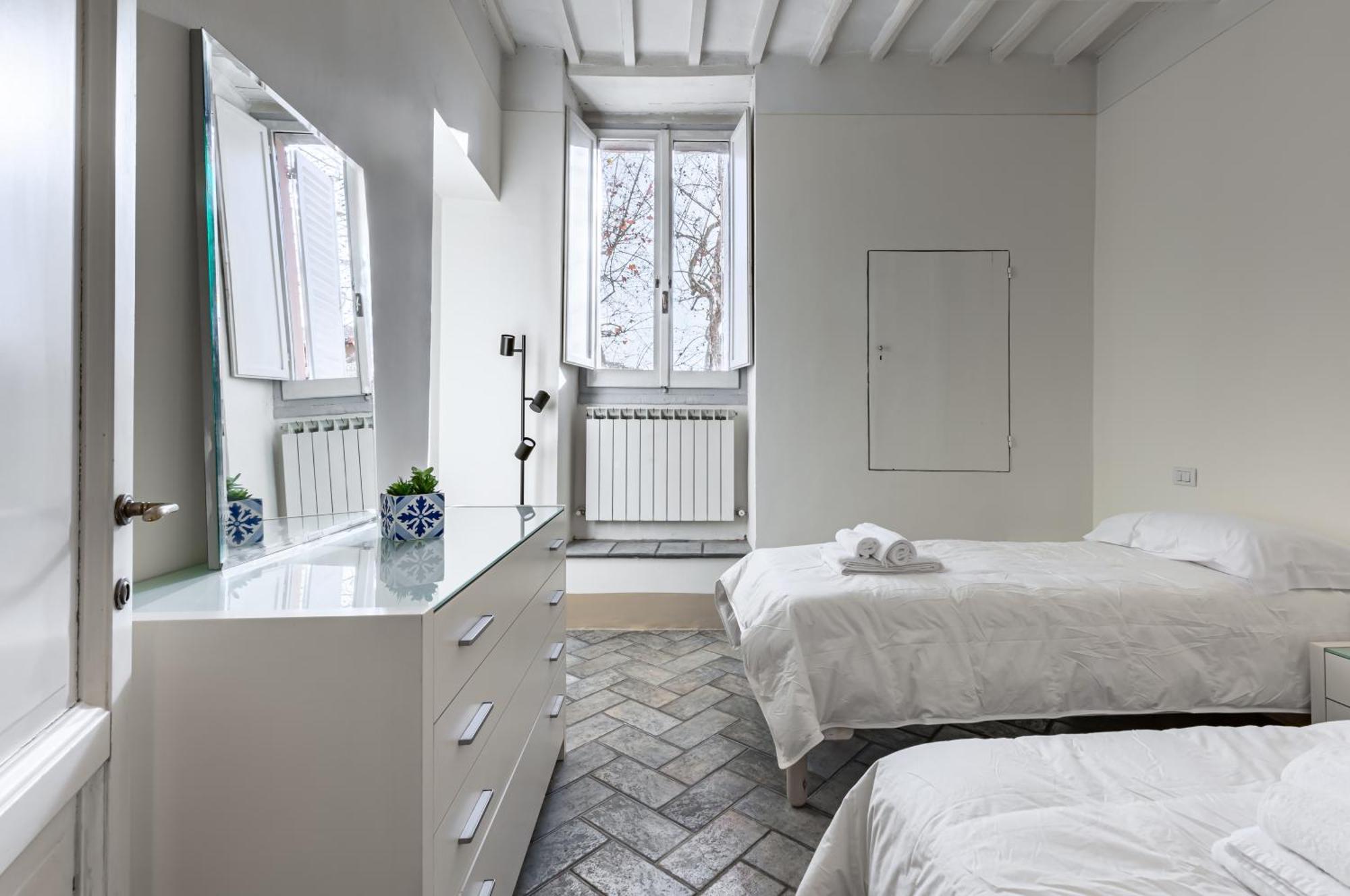 Urban Oasis: Central Apartment With Garden Perugia Buitenkant foto